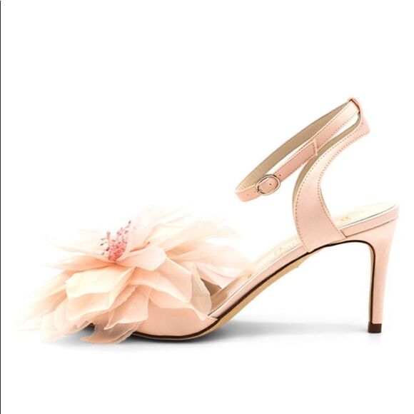 WOMEN’S EVERLASTING FLOWER EMBELLISHED SANDAL - Picture 3 of 8